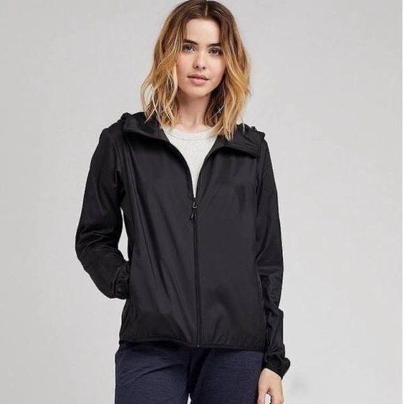 Uniqlo Jackets & Blazers - Uniqlo Packable Lightweight Jacket